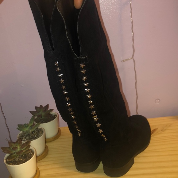 Boots - Picture 2 of 3
